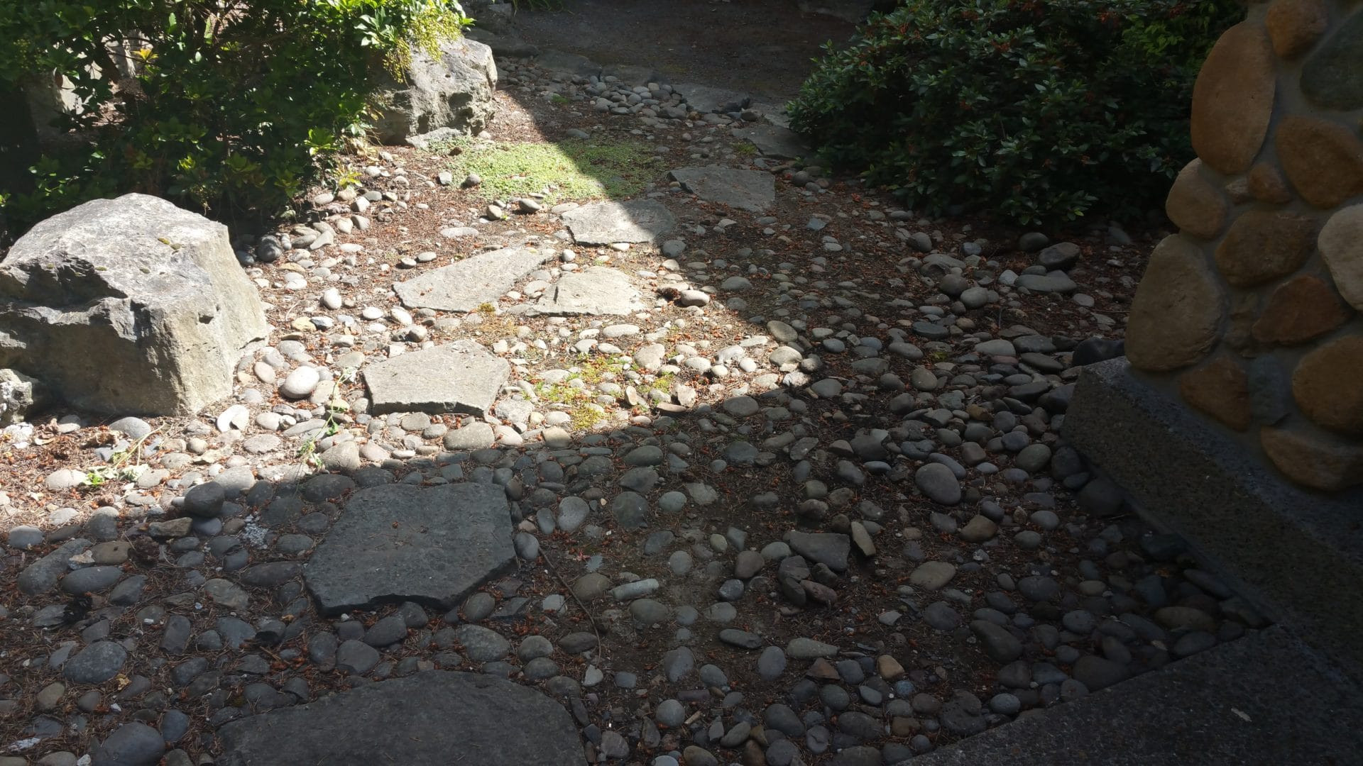 https://novoshahtinsk.blago-s.ru/storage/app/uploads/public/646/324/edb/646324edb7872850829304.jpg